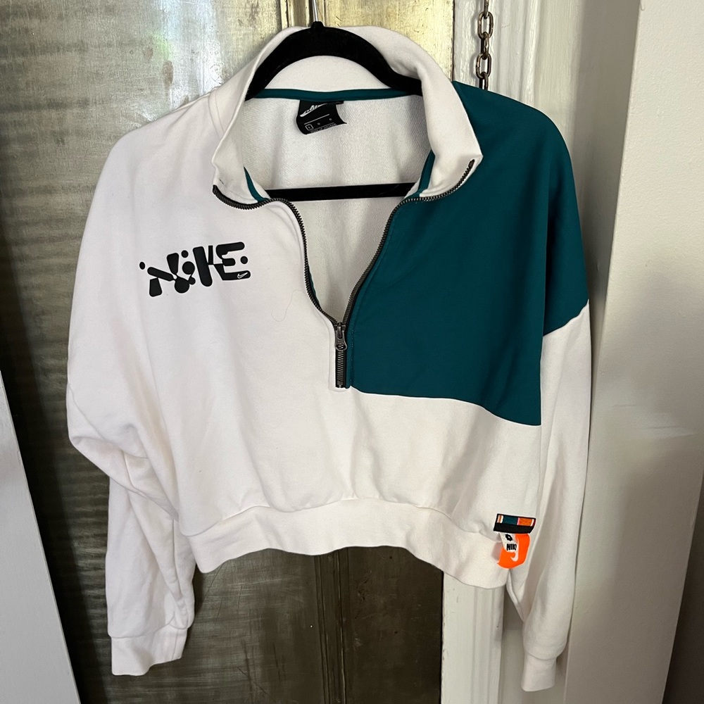 Nike Crop Top Sweater